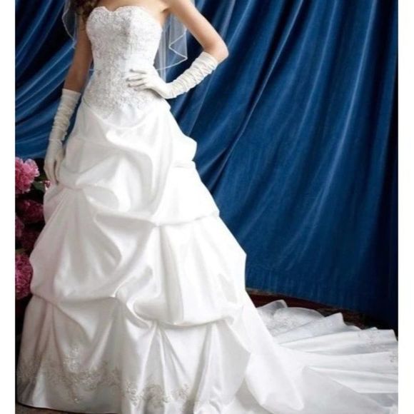 Davids Bridal WG3239 Ivory tiered Wedding Dress Size 4 Strapless+ Jacket 6299